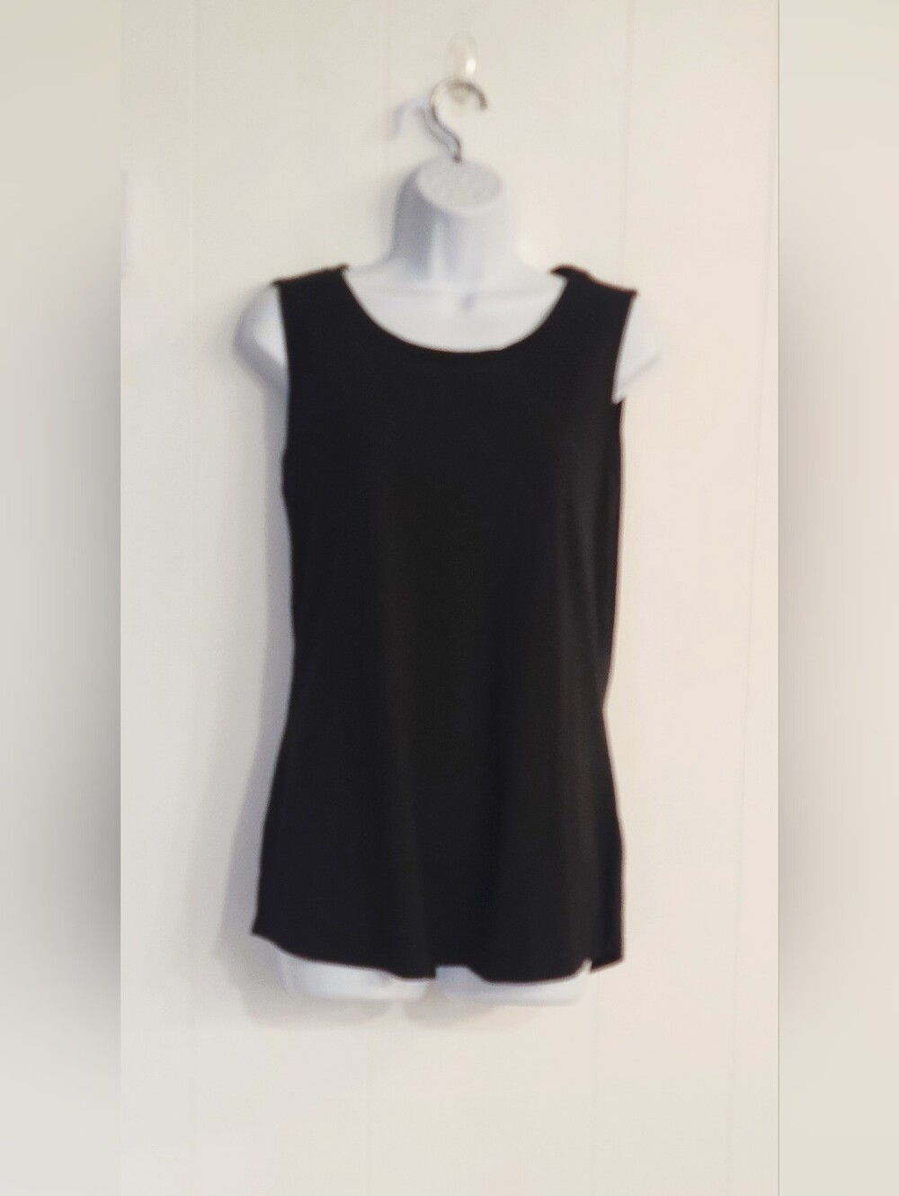 Belle by Kim Gravel Black Scoop Neck Sleeveless Tank